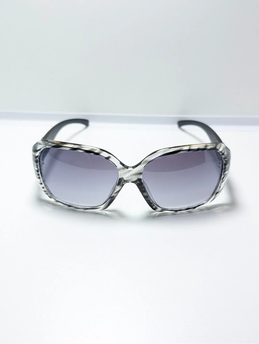DG 26976 Womens White Leopard Sunglasses Purple Gradient Lens
